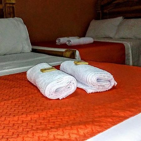 Hotel Las Guacamayas Guatapé Esterno foto