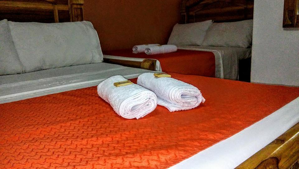 Hotel Las Guacamayas Guatapé Esterno foto