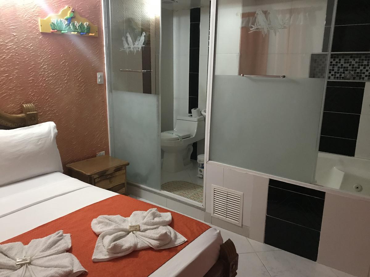 Hotel Las Guacamayas Guatapé Esterno foto