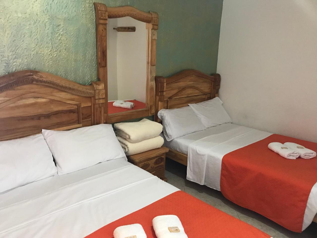 Hotel Las Guacamayas Guatapé Esterno foto