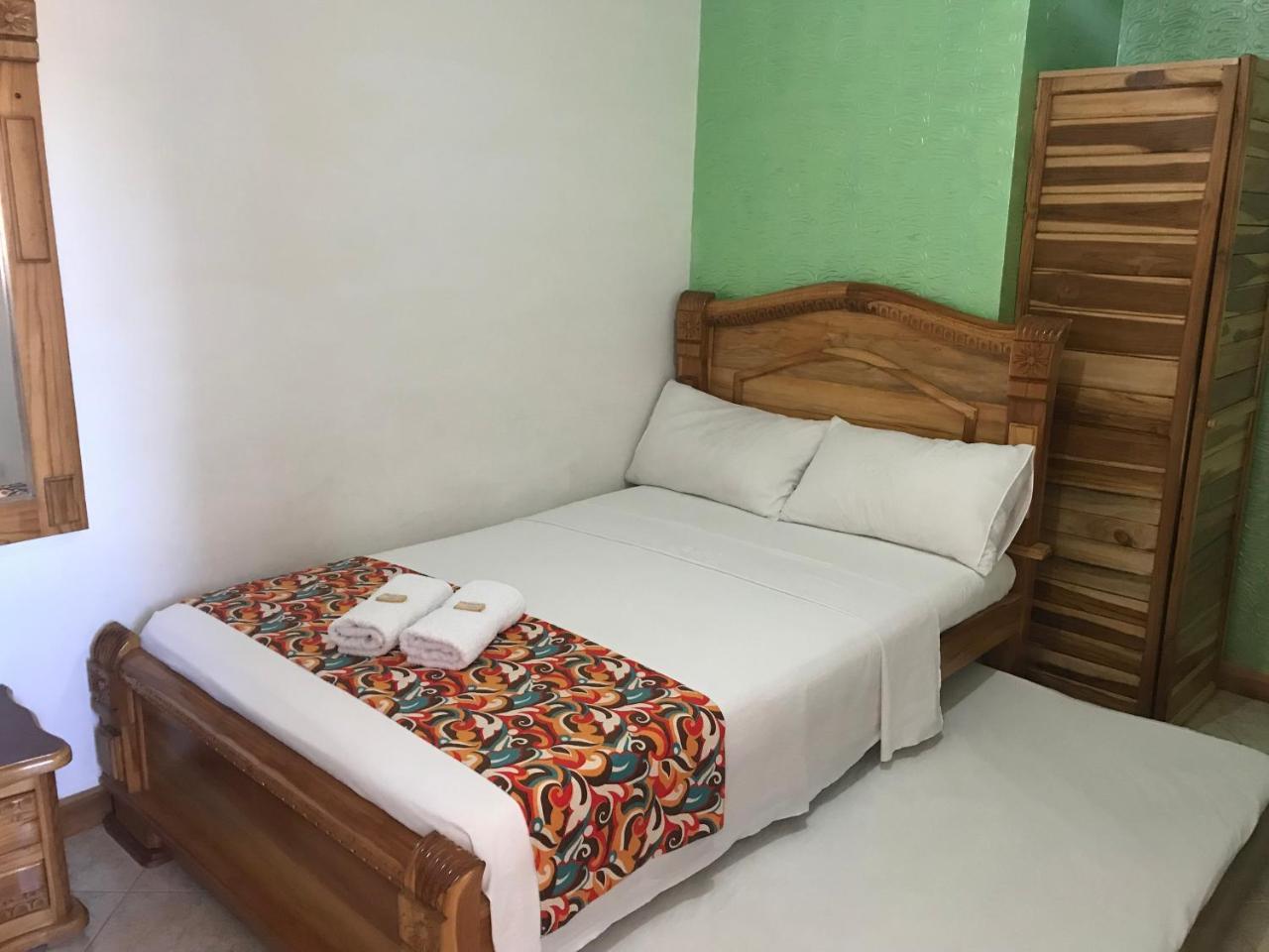 Hotel Las Guacamayas Guatapé Esterno foto