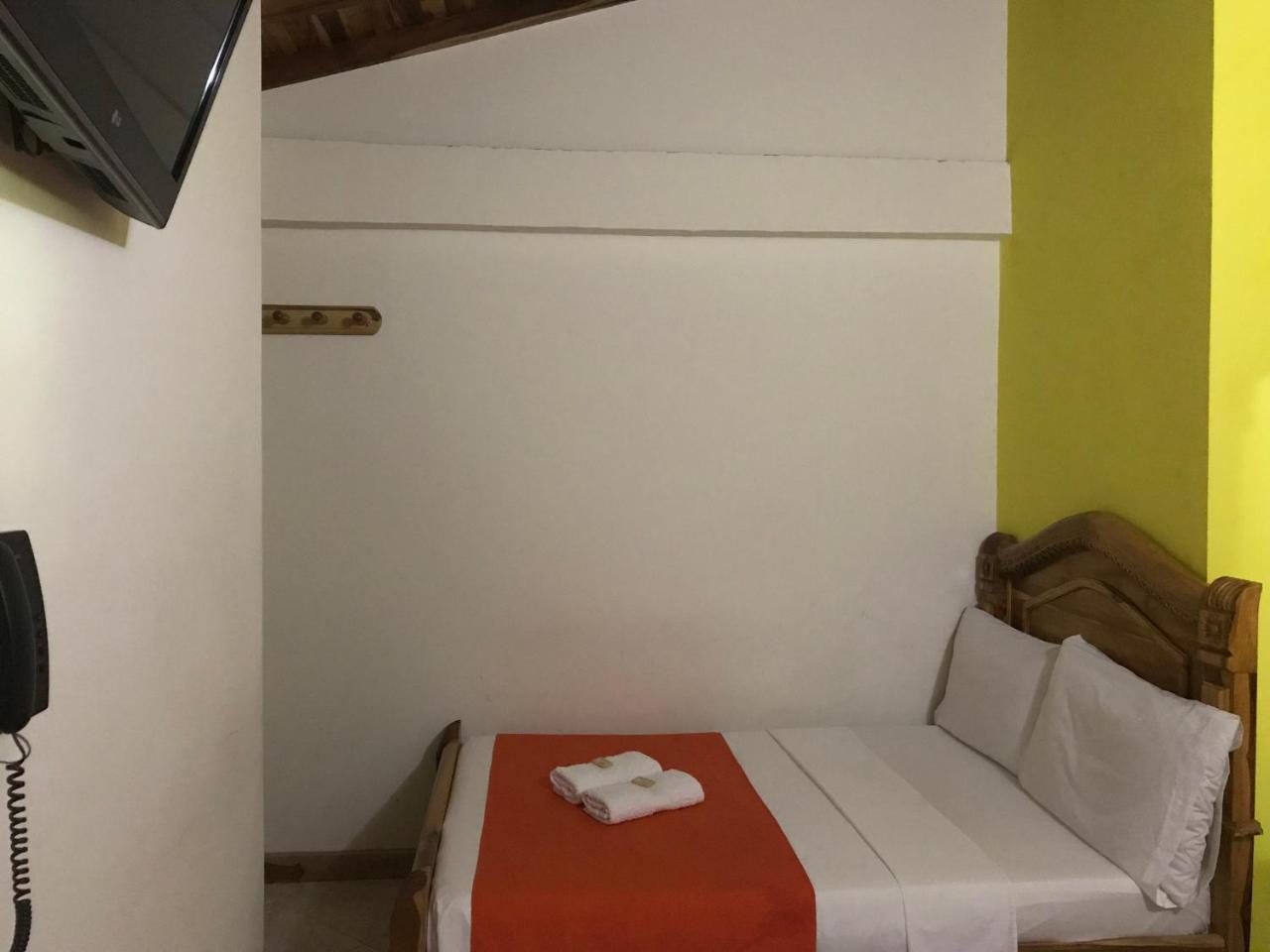 Hotel Las Guacamayas Guatapé Esterno foto